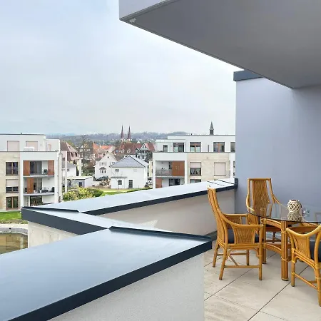 Amao-stays I 60qm Penthouse I King-size Boxspringbett I Seeblick I Europapark * Kenzingen